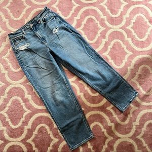 American Eagle Mom Straight Jean Distressed Size 10